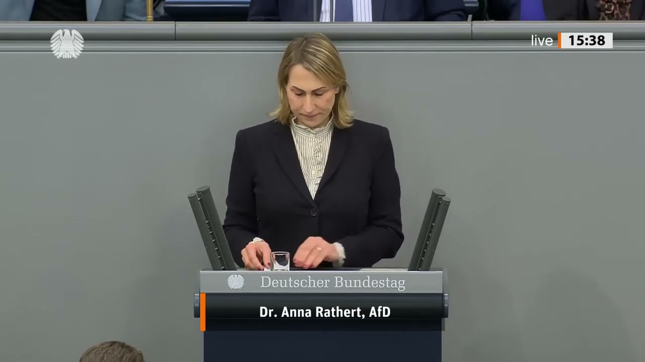 „JETZT REICHT’S!“ – Dr. Anna Rathert nennt die Täter, die Frauen bedrohen – und der Saal rastet aus!
