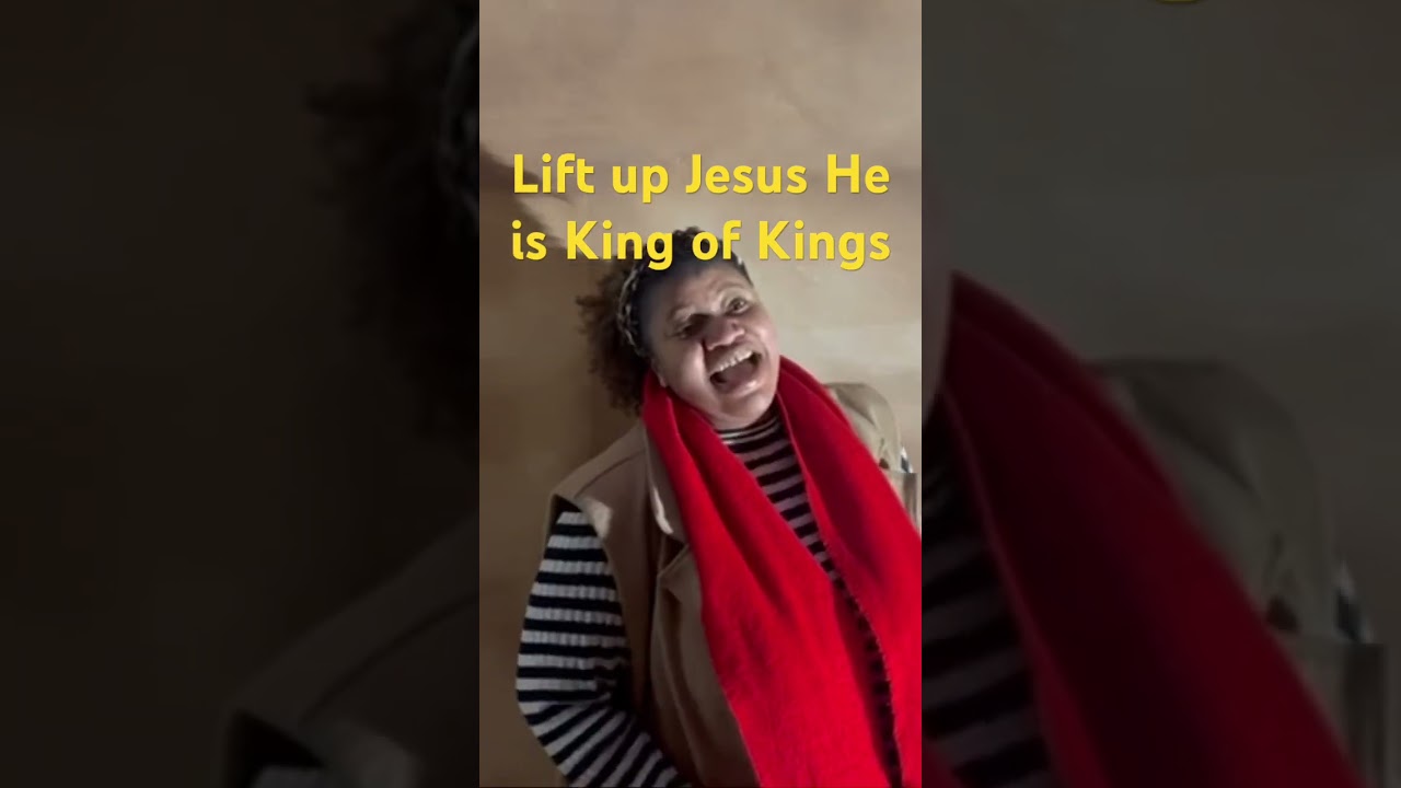 Lift up Jesus he is King of Kings 