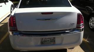 White CHRYSLER 300 - Trunk