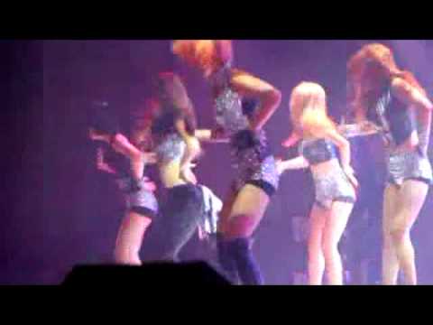 Black Queen [블랙퀸] performance at Body Painting Festival - 2NE1 'I Am The Best'