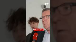 Kuźmiuk ucieka przed kamerą i obraża dziennikarza WP. 'Niech pan nie będzie śmieszny' Kuźmiuk ucieka przed kamerą i obraża dziennikarza WP. 'Niech pan nie będzie śmieszny'