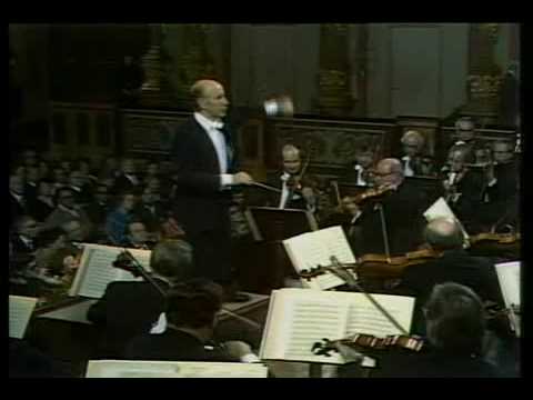 Erich Leinsdorf conducts Johann Strauss's "Emperor Waltz" (Kaiserwalzer)