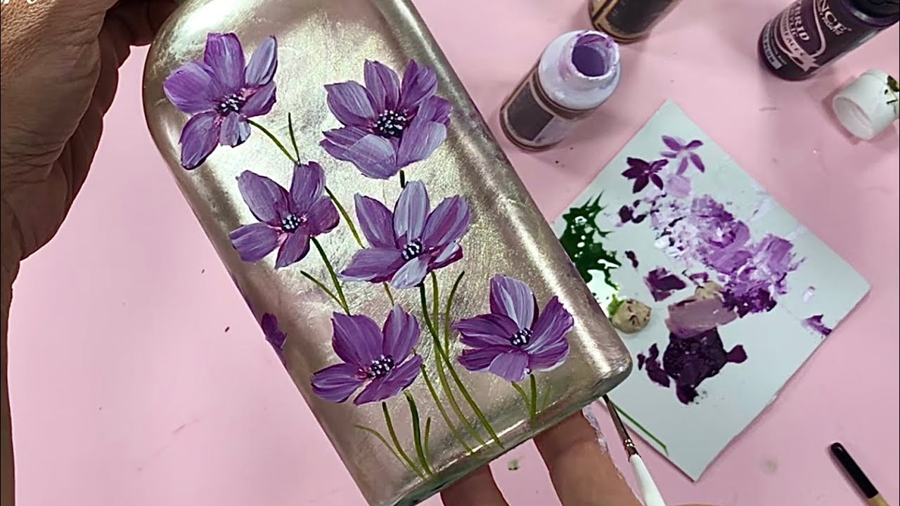 «Как покрасить стеклянные бутылки акрилом: 2 простые идеи, шаг за шагом»