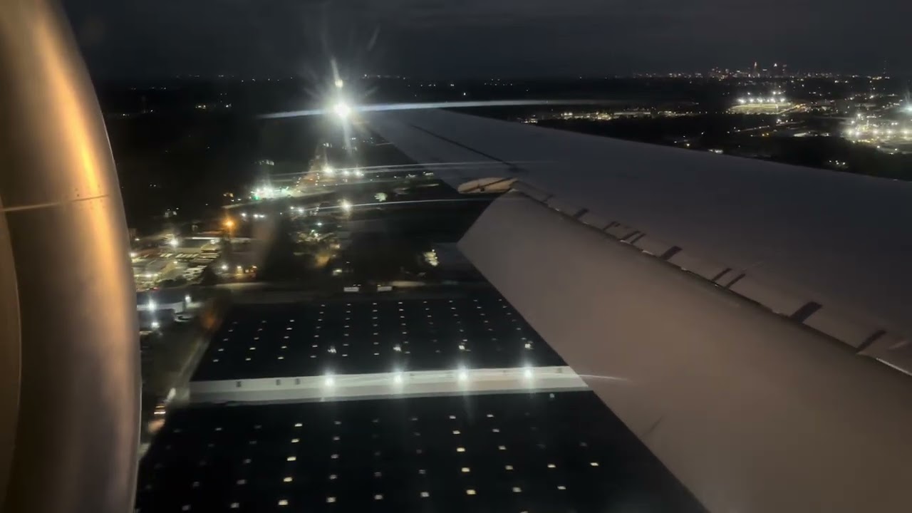717! Delta Air Lines flight DL781 landing at Hartsfield-Jackson Atlanta Int’l Airport / BTR-ATL