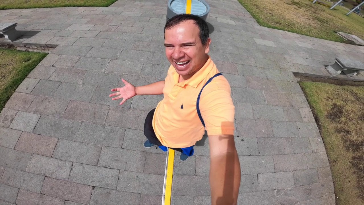 EN LA MITAD DEL MUNDO EN ECUADOR - YouTube