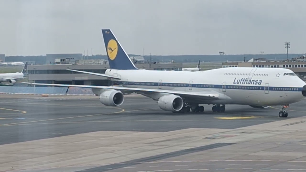 LH511 from buenos aires D-ABYT B747-8I lufthansa roll in at frankfurt airport 