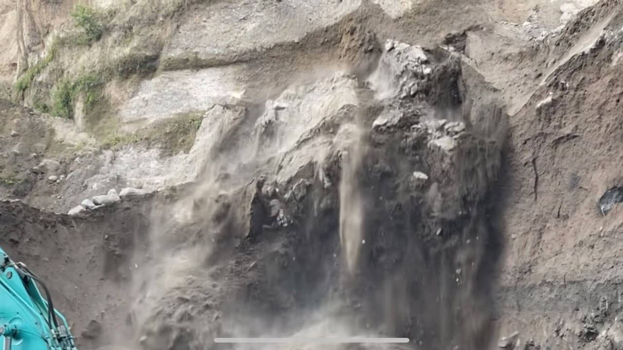 Heavy equipment operators know there will be landslides when mining sand with a Kobelco excavator