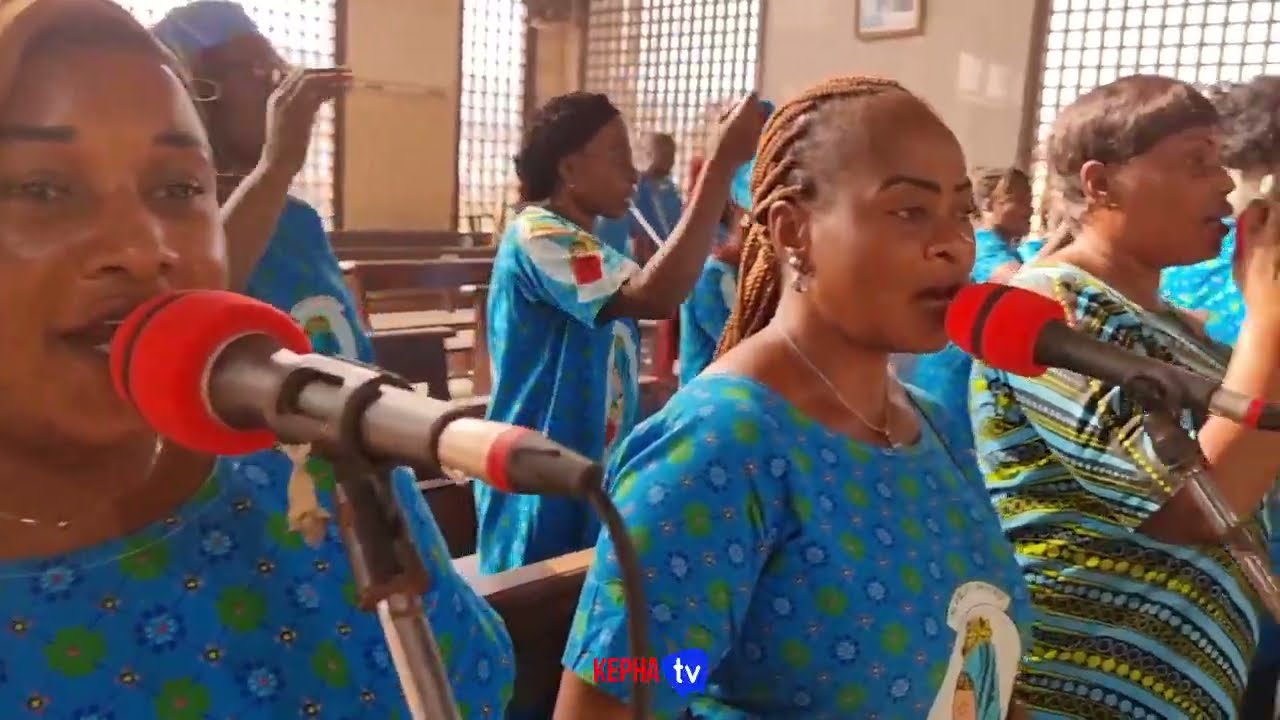LOUANGE CATHOLIQUE A  L'IVOIRIENNE AVEC LA CHORALE SAINT ANTOINE DE PADOUE DE  KOUMASSI PRODOMO
