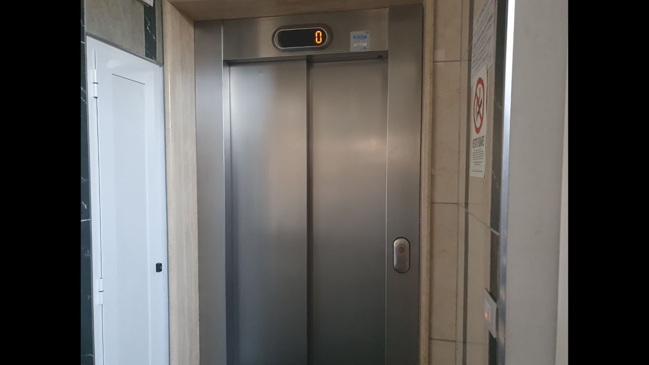 2004 Kone Monospace 500 MRL Traction Elevator@Piazza IX Settembre 12, Nettuno, Italy