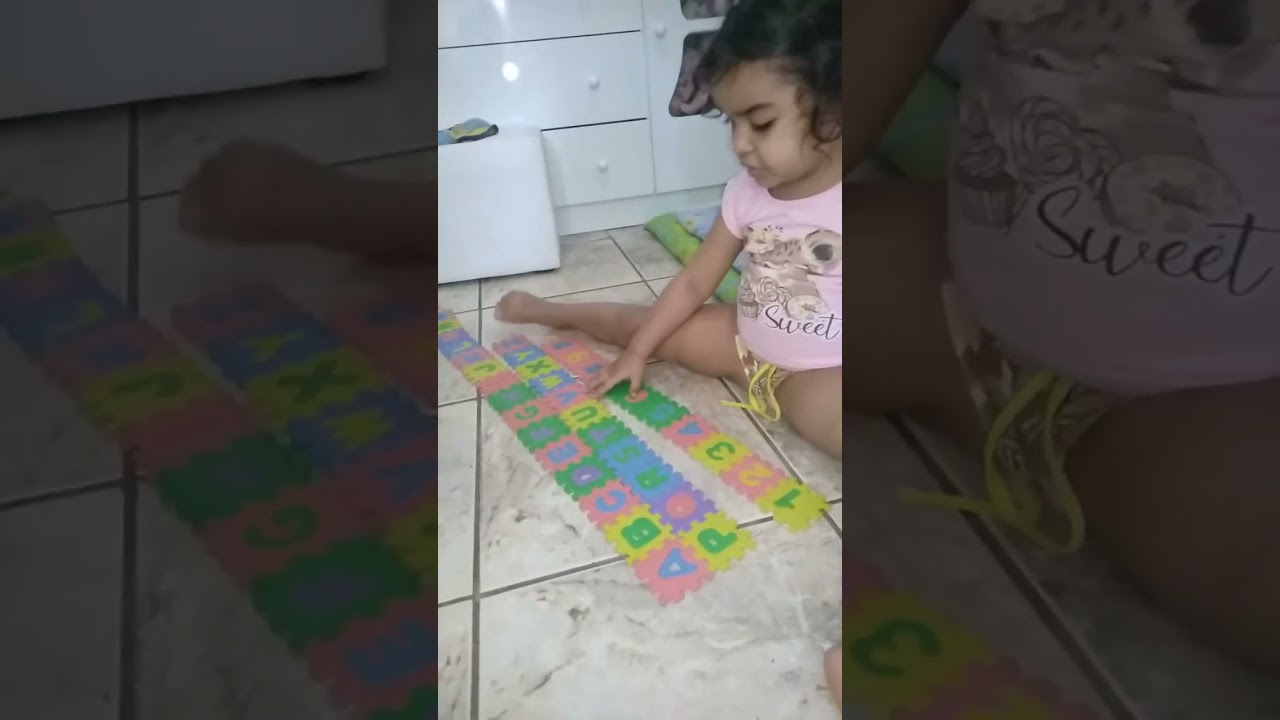 Maria Eduarda com joguinhos (3)