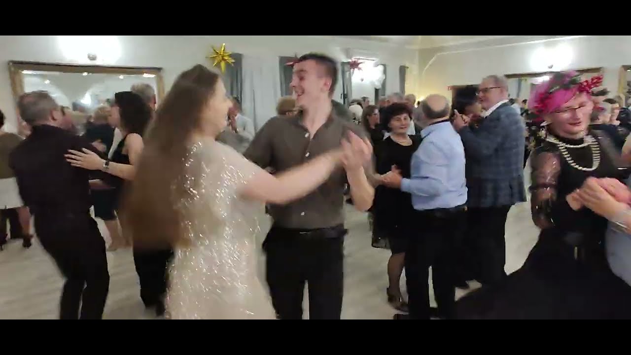 Miło POPATRZEĆ na Szalone HULANKI na Kielecką NUTKĘ od Kapeli KROKUS 