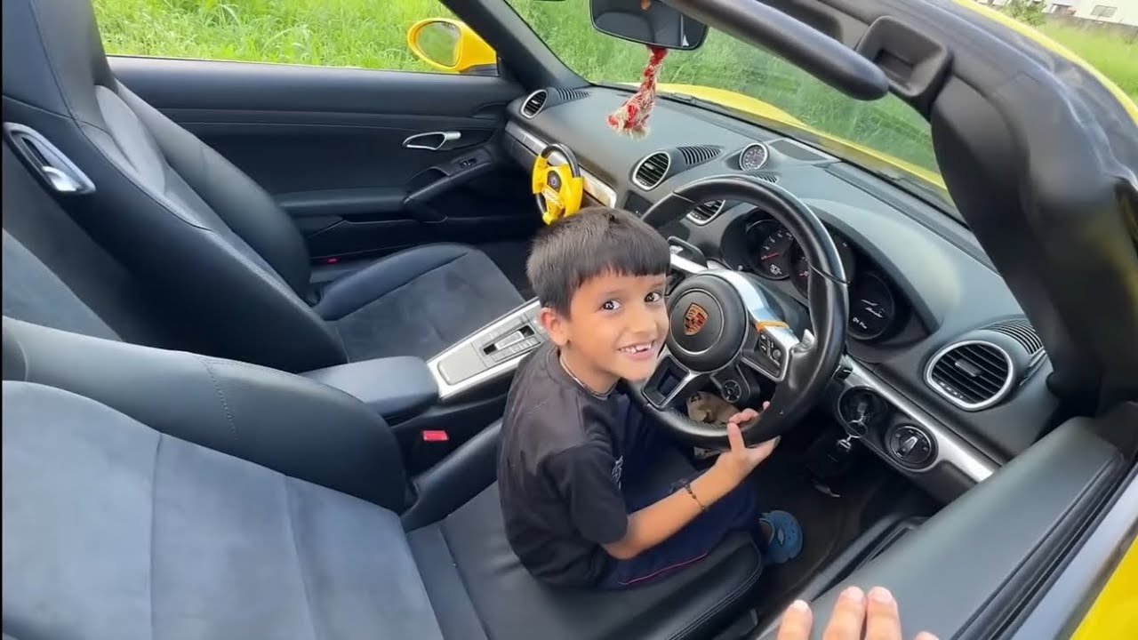 Kunali Ne Super-Car Chala Li 