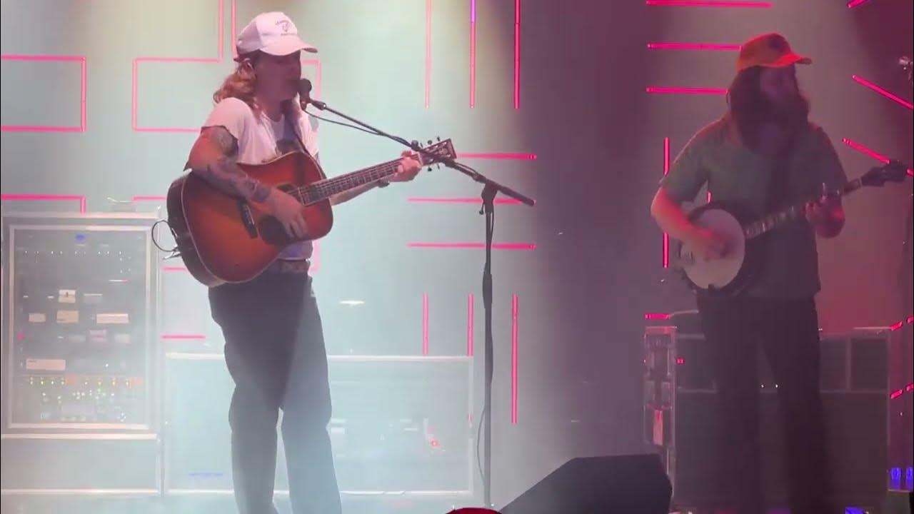 Billy Strings "Love and Regret + Hellbender" 10222 The WIltern