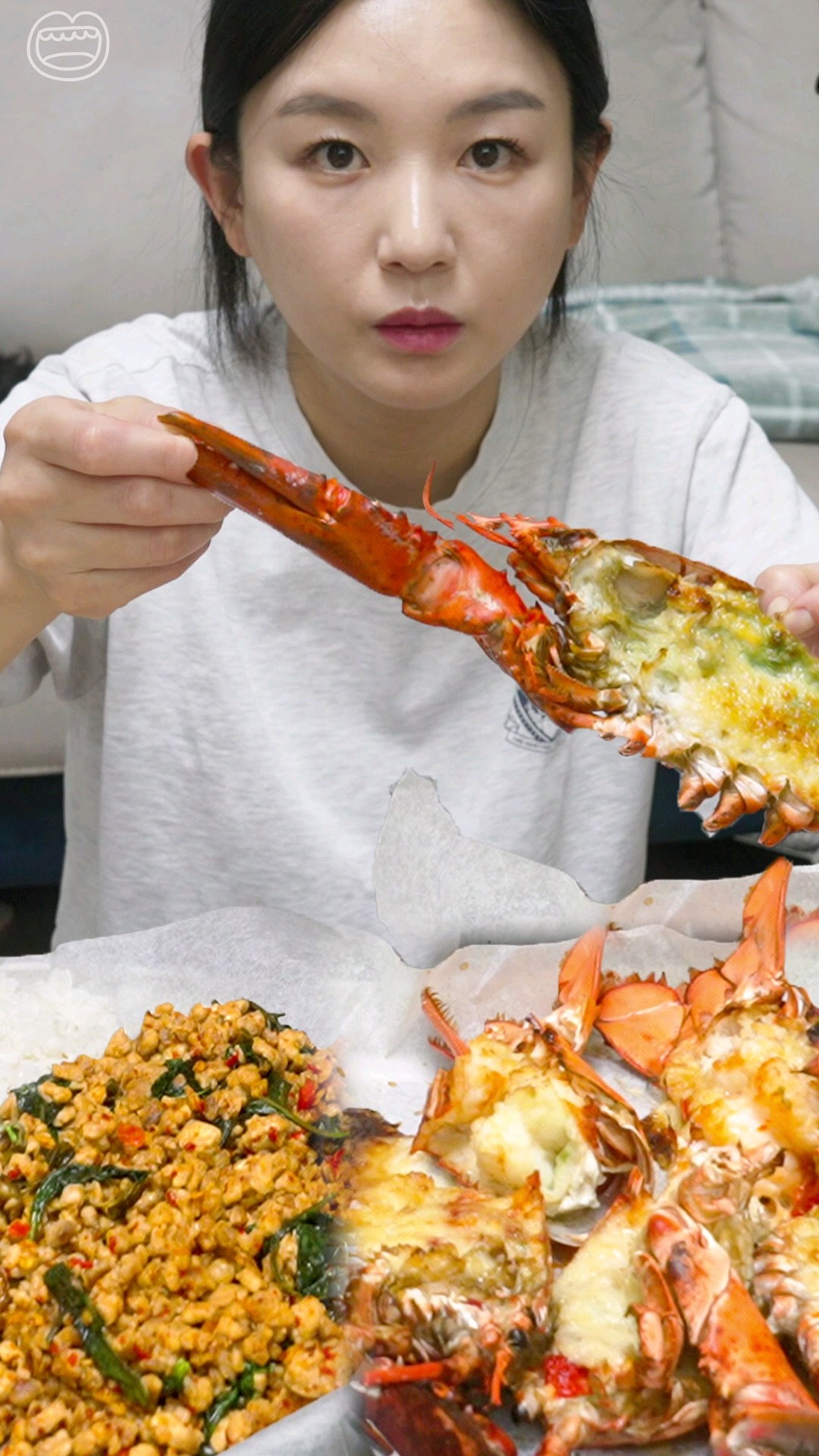 랍스터버터구이와 팟카파오무쌉