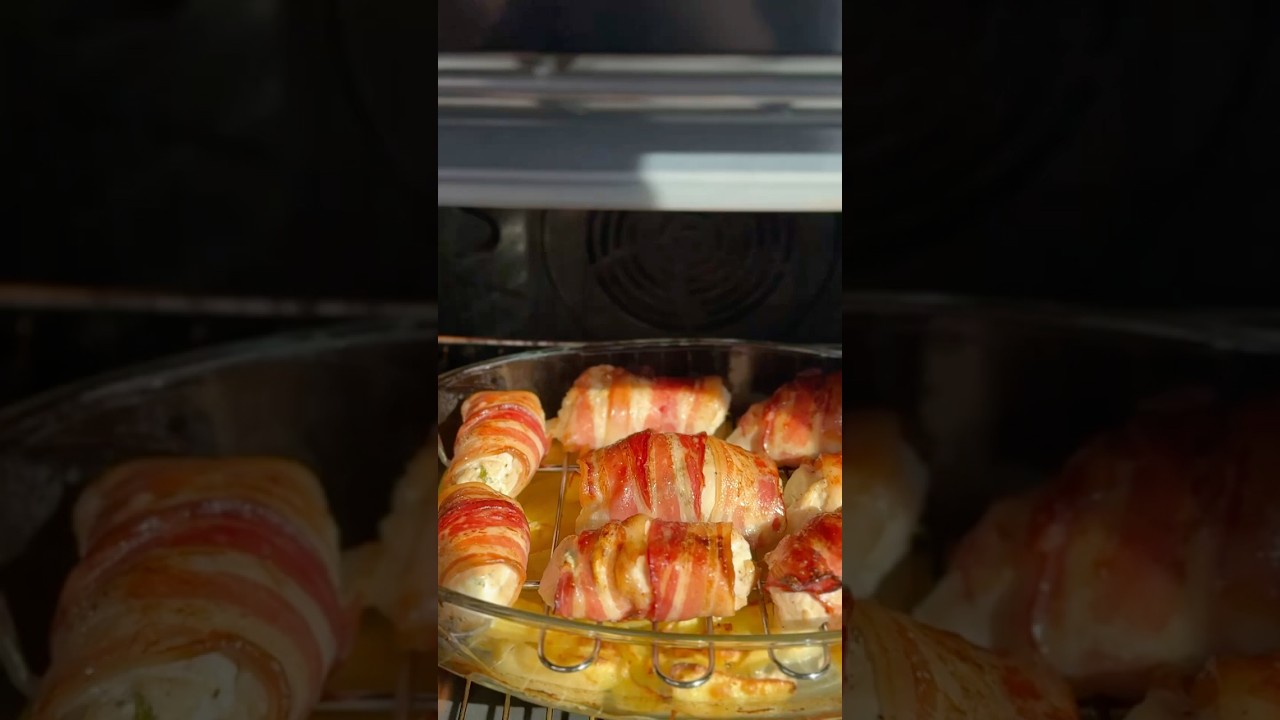 Сочные рулетики из куриной грудки в беконе #курица #духовка #рецепты