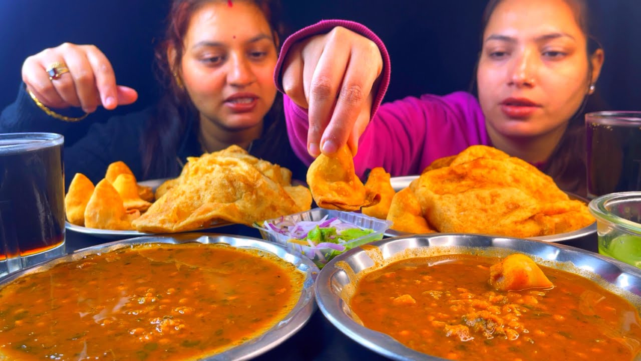 Eating😋Chole Bhature,Mini Samosa,Colddrink ll Nanad And Bhabhi Challenge ll Foodie Gd ll