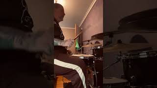 #grooveoftheday #sundaysesh #improvisation #2026 #youtubeshorts #practicemakesprogress #drums #fyp