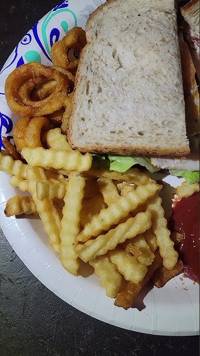 roasted-turkey-bacon-ranch-sandwich-and-new-crinkle-fries-from-arby-s