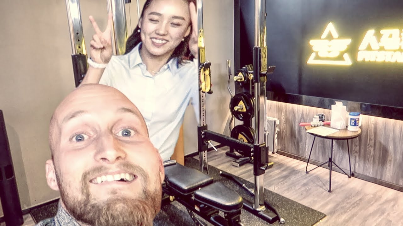 Karl Ess betrunken in China | Gym der Zukunft!