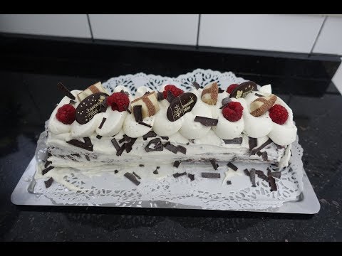 bûche-de-noël-2019-|-biscuit-génoise-au-chocolat-et-crème-chantilly-à-la-vanille