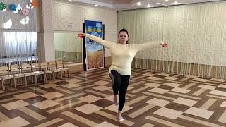 картинка: Фізкультурне заняття з кубиками. Середня група.