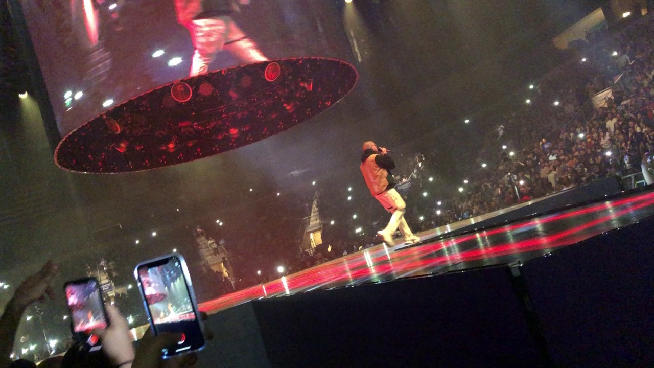 Diles Bad Bunny LIVE from $400 Seats - Austin, Texas - YouTube
