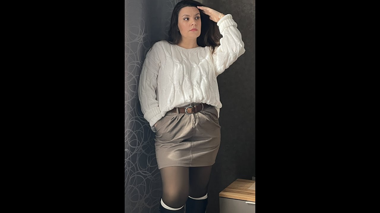 Вяжем женский  свитер со жгутами МК часть 3 вяжем спинку