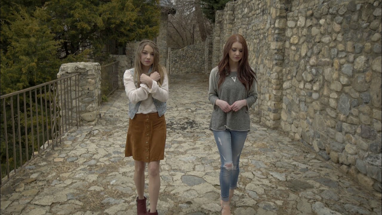 ASL Mashup Of 'Come Thou Fount' And 'How Great Thou Art'