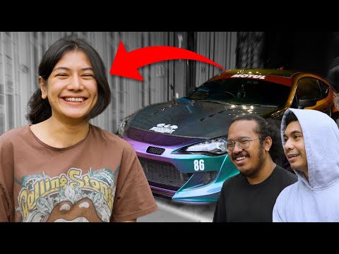 TikToker Cantik Ini Mobilnya Sangar