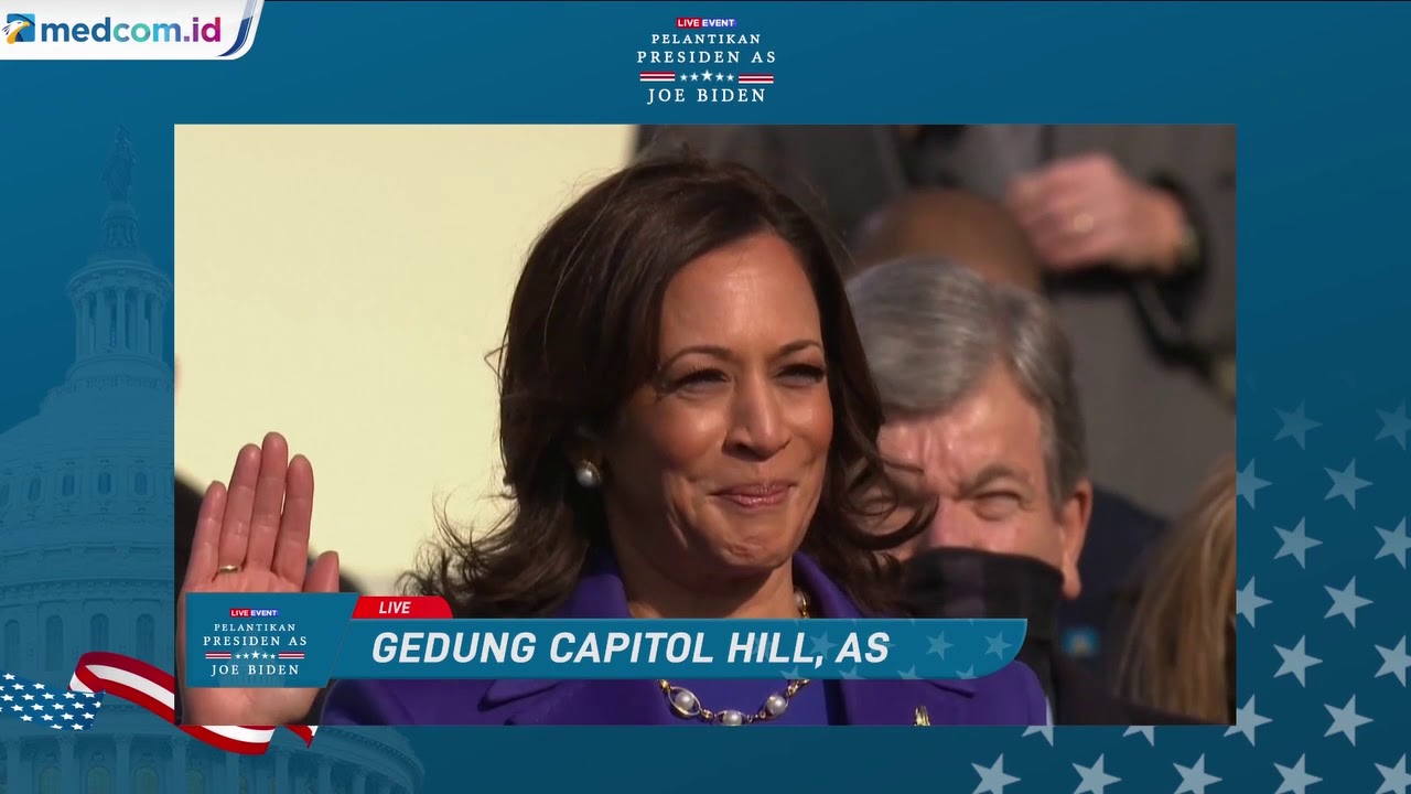 Tom Brady receiving his Tampa Bay Buccaneers Super Bowl ring