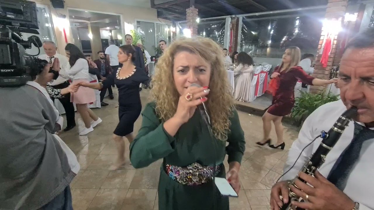 ASTRIT JAHO DHE TIN KARKALLA - -XHERMEHALLA E DELVINES NE VALLE -RESTORANT NEXHPI DELVINE