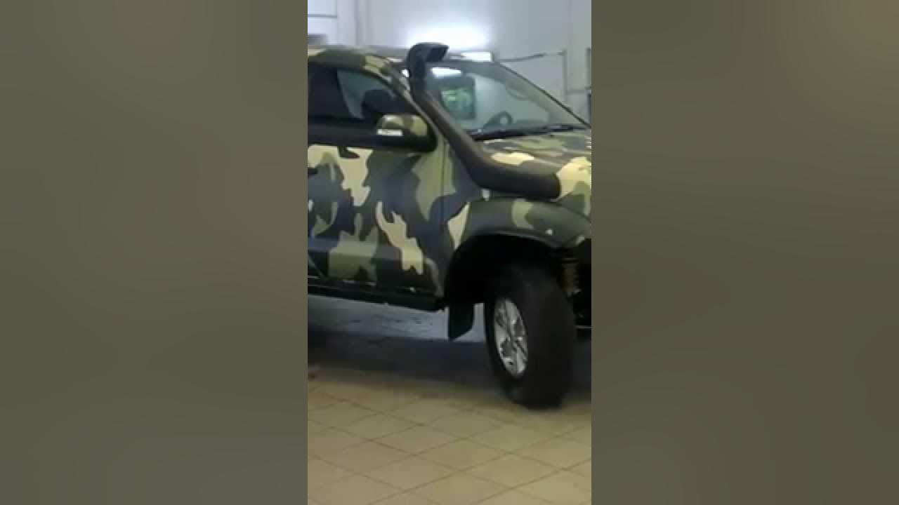 Тойота Хайлюкс хаки матовый