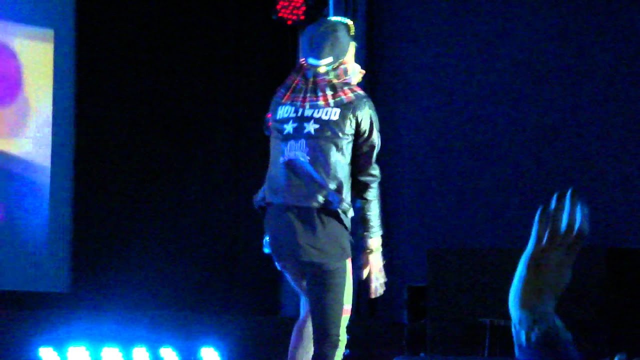[HD fancam] 111103 SHINee in London - (5) Key Solo: Tick Tock