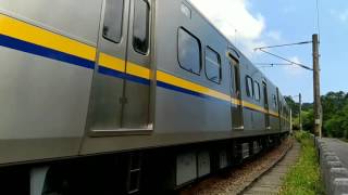 1060728 剛駛出福住隧道往東行的區間車