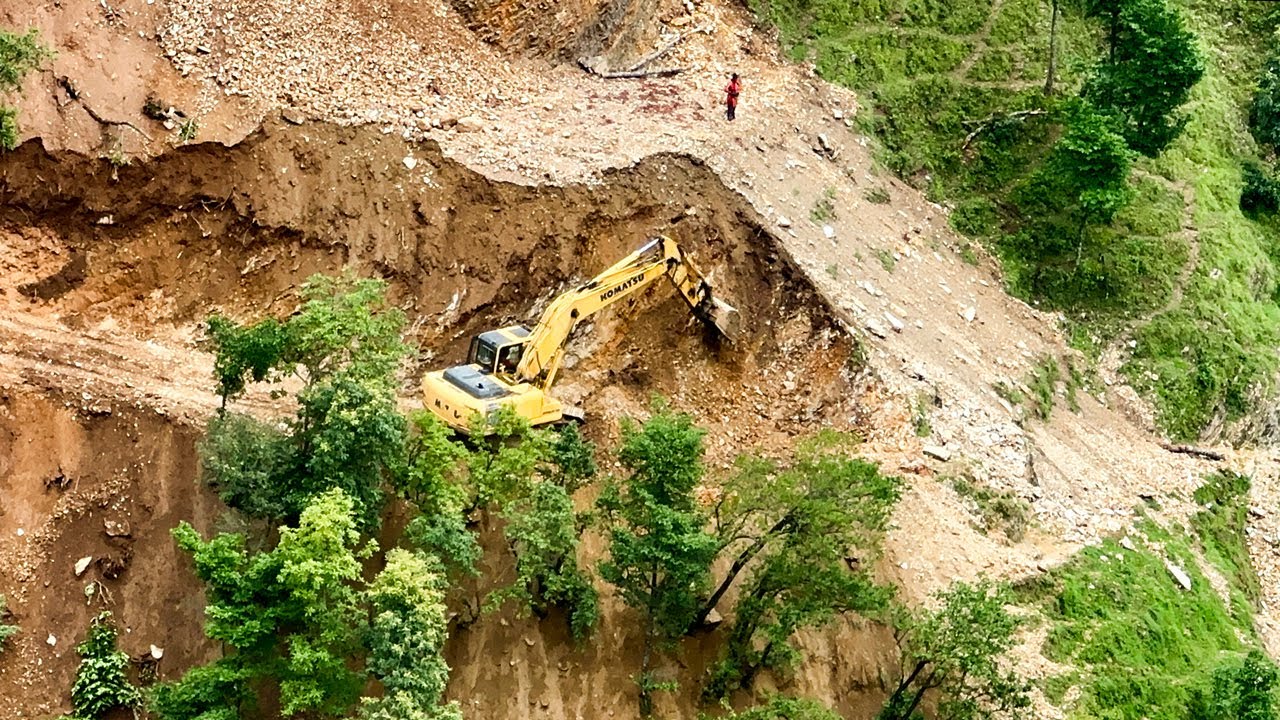 RISKY Construction: Watch a Skillful Excavator Operator on a Dangerous Mountain Building Site