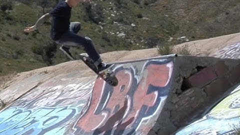 Cody McEntire fs Pivot Fakie Flip Raw