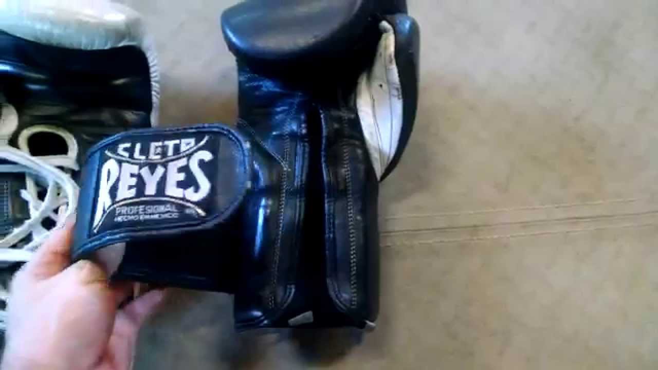 Lace Boxing gloves vs Hook & Loop Boxing Gloves 