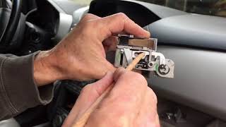 2012 Honda Pilot Stuck Glove Box Fix, won