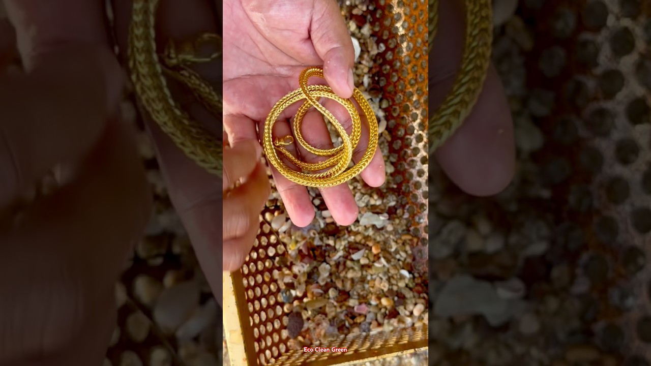 Guarda HUGE OCEAN JACKPOT! Thick Gold Chain Necklace Rescued From Sea! 🔥🔱 su YouTube Guarda HUGE OCEAN JACKPOT! Thick Gold Chain Necklace Rescued From Sea! 🔥🔱 su YouTube
