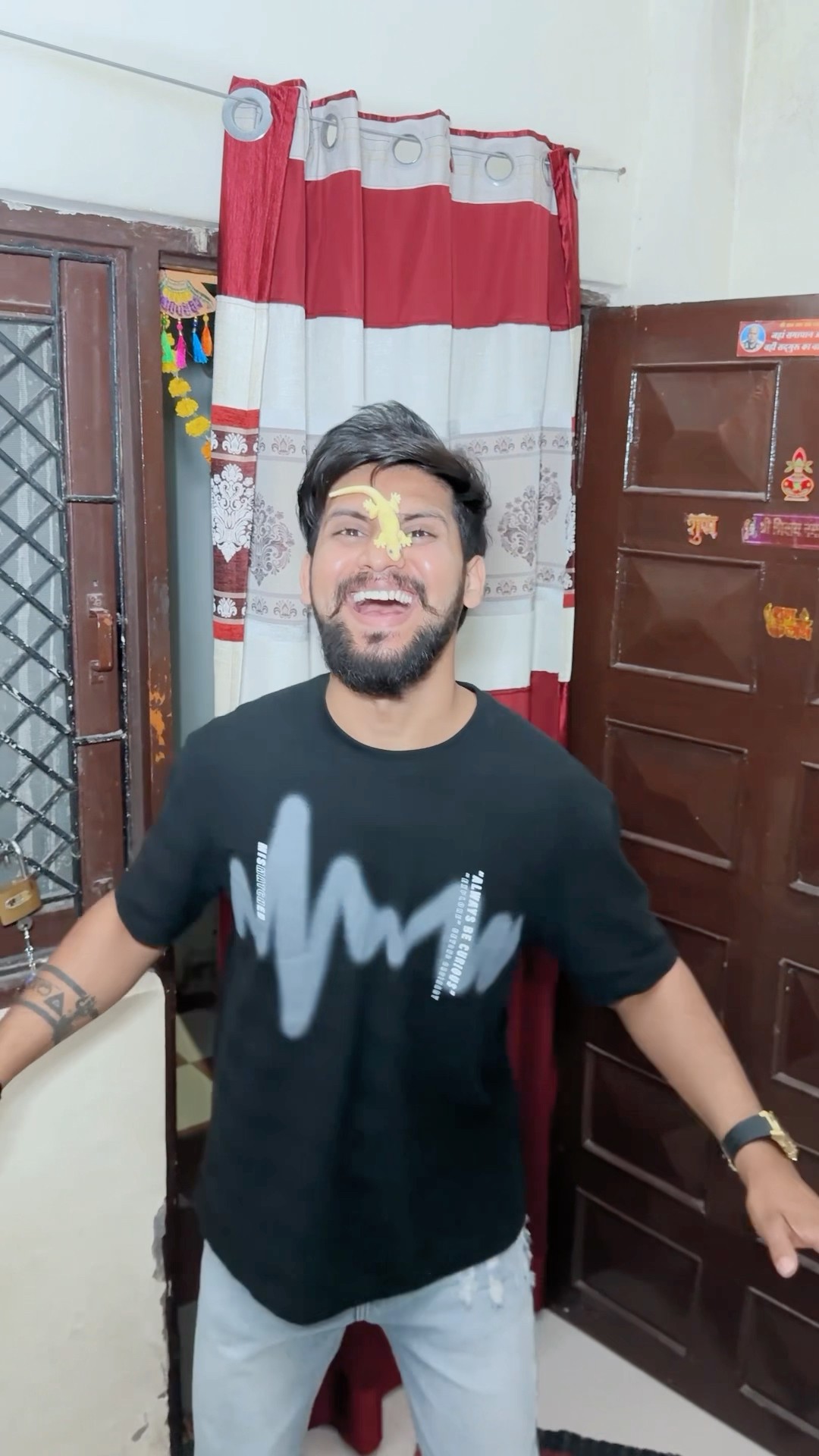 किस किस को छिपकली? से डर लगता है?? #kajalsoni #comedy #youtubeshorts #funny ​@kajalsoni