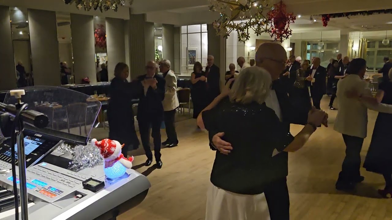 Larry Green - Trouville Hotel Sandown Dec 2024 - Saunter Together