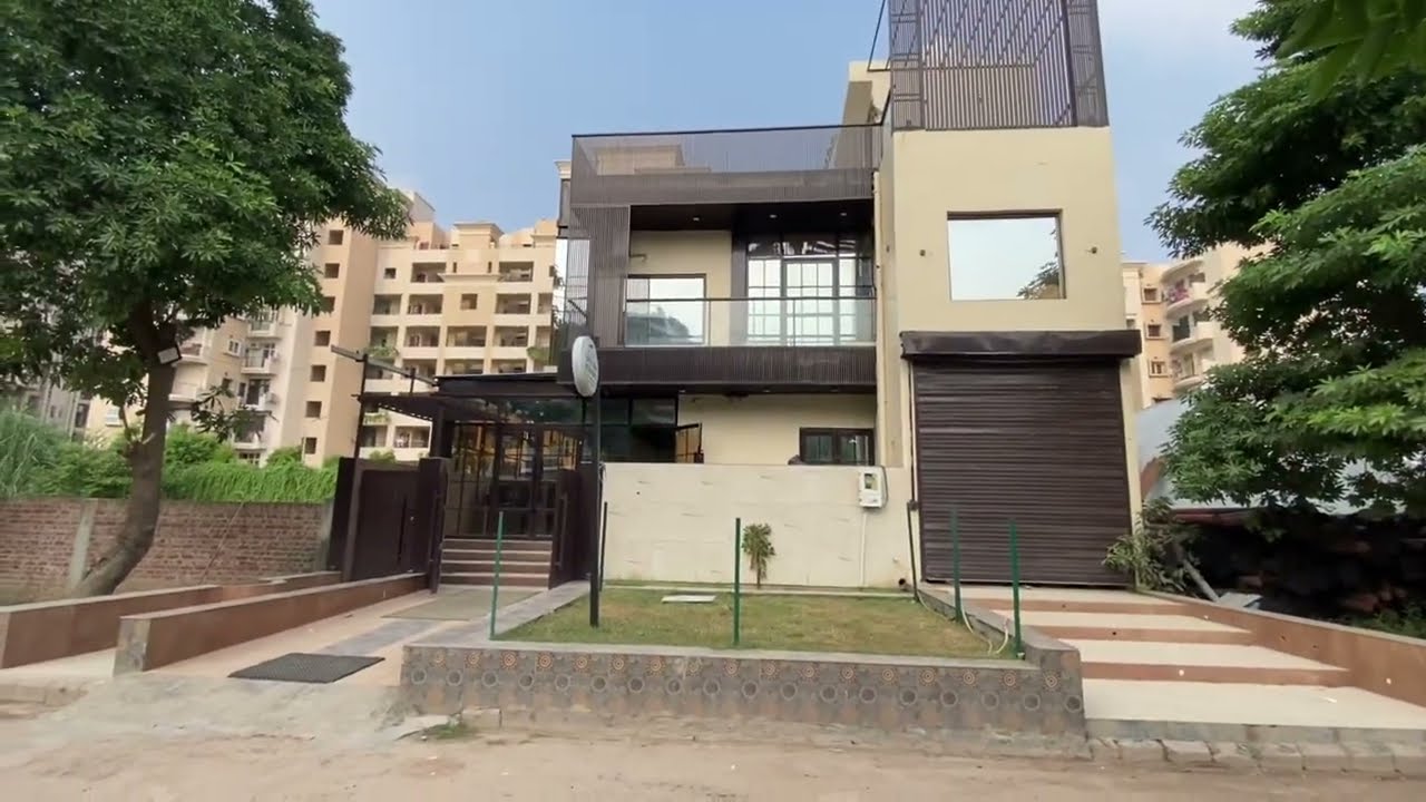 350 sqyd house Ansal golf link greater noida 