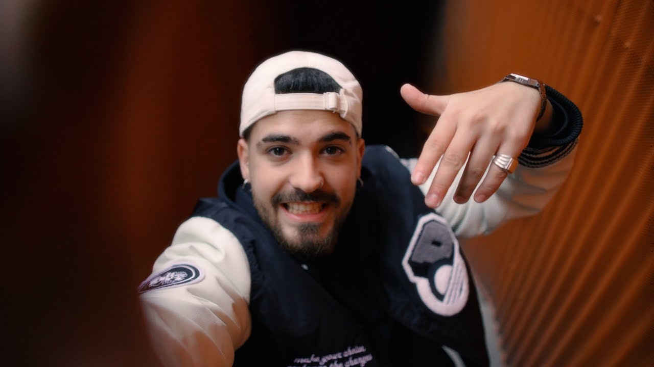 Obejrzyj 2. ISKENDER - TRISTE PERO NO MUCHO (Vídeo Oficial) | Prod. Mvrtin | w YouTube Obejrzyj 2. ISKENDER - TRISTE PERO NO MUCHO (Vídeo Oficial) | Prod. Mvrtin | w YouTube