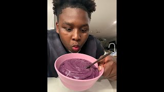 Make a smoothie bowl with me!
