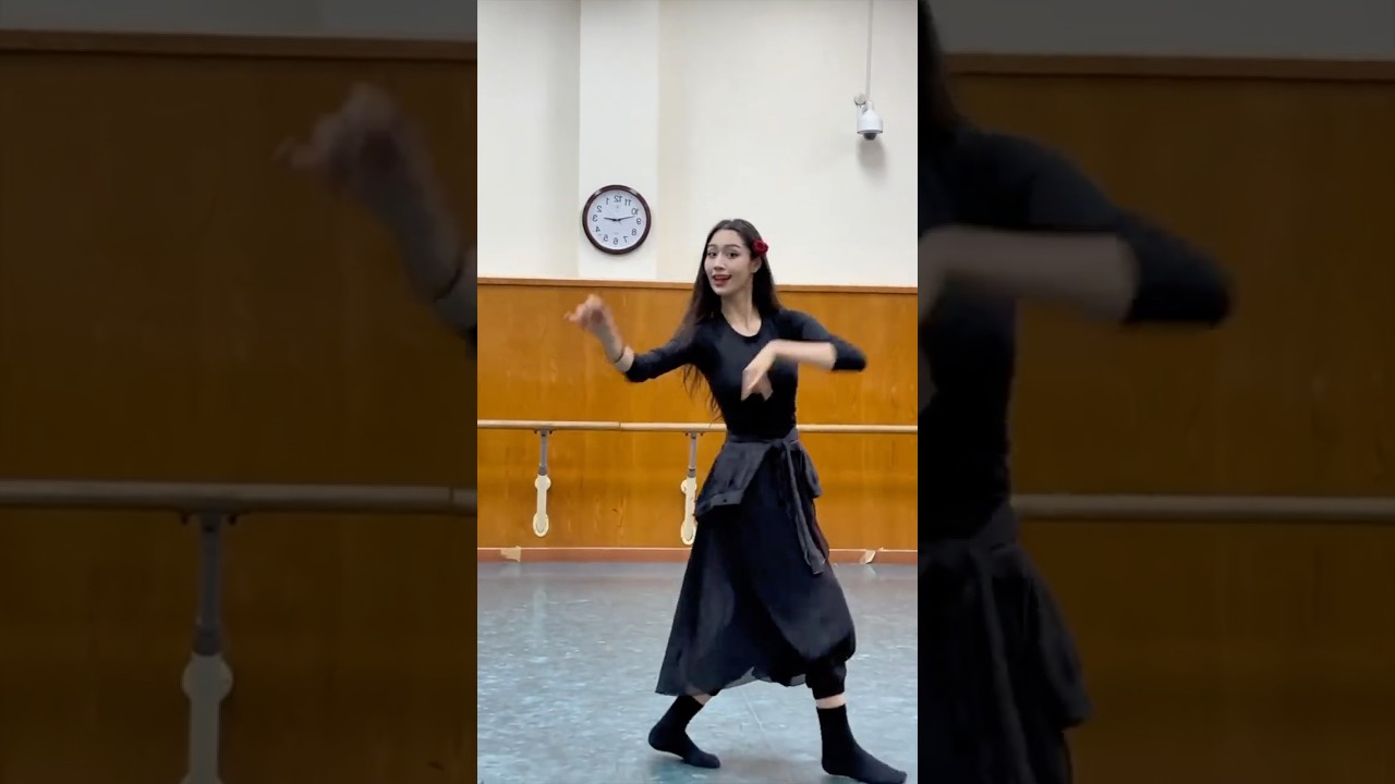 Uyghur dance - Oynasun