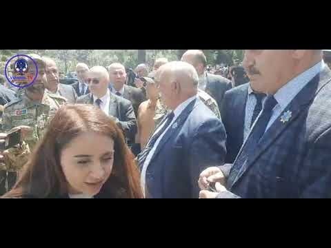 AVMVİB kollektivi Ulu Öndər Heydər Əliyevin 101-ci ildönümündə onun məzarını ziyarət etdi