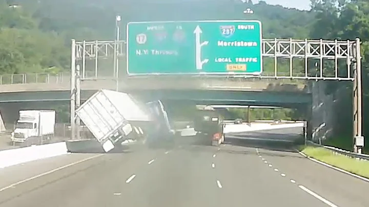 Video shows tractor-trailer overturn in alleged road rage crash - DayDayNews