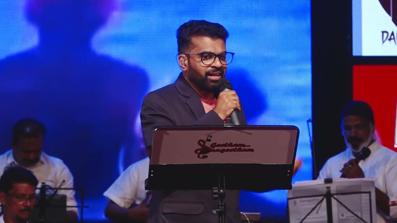 AKKARE AKKARE AKKAREYALLO | VIJESH GOPAL | LIVE SHOW | KADATHANAATTU MAAKKAM |