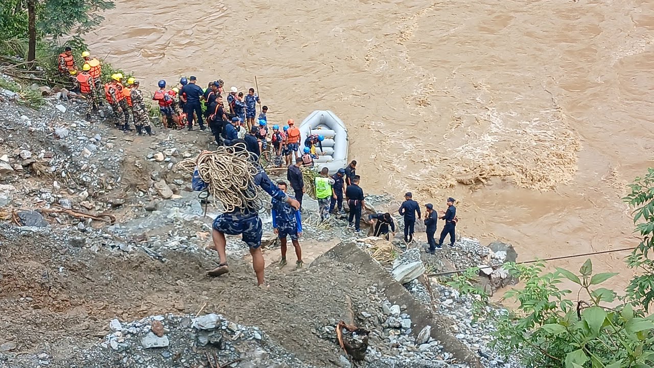 मुग्लिङ सडकको ताजा अवस्था हेर्नुहोस् , बस अहिले सम्म पनि भेटिएन