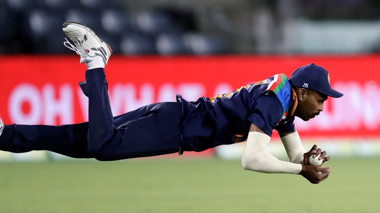 Pandya soars to dismiss Finch | Dettol T20I Series 2020